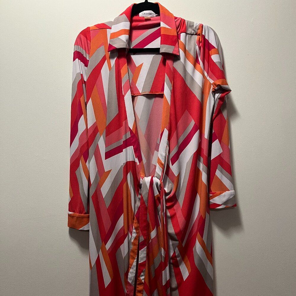 Calvin Klein Geometric Print Wrap Dress w. Belt Pink & Red Size Large